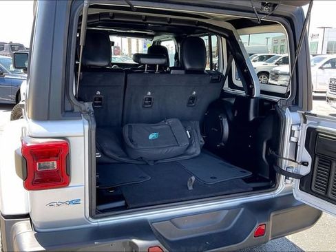 Used 2023 Jeep Wrangler Unlimited Sahara AWD/4WD image 34
