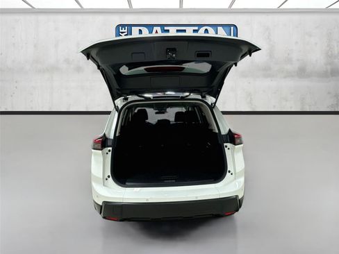 Used 2024 Nissan Rogue S AWD/4WD image 24