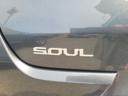 Used 2025 Kia Soul LX w/ LX Technology Package image 7