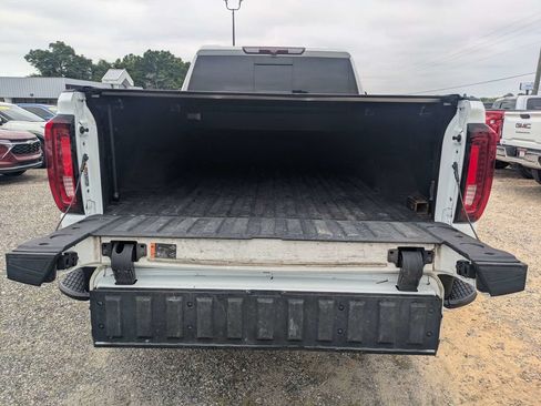 Used 2022 GMC Sierra 2500 AT4 w/ AT4 Preferred Package AWD/4WD image 12