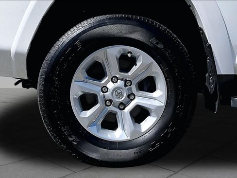 Certified 2024 Toyota 4Runner SR5 Premium w/ Moonroof Package AWD/4WD image 11
