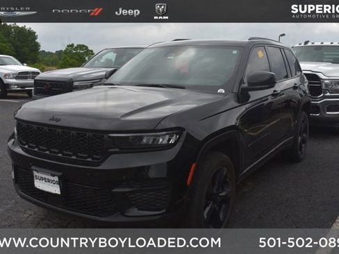 Used 2023 Jeep Grand Cherokee Altitude AWD/4WD image 1