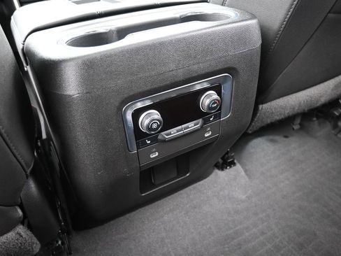 Used 2022 Chevrolet Tahoe LT w/ LT Signature Plus Package image 34