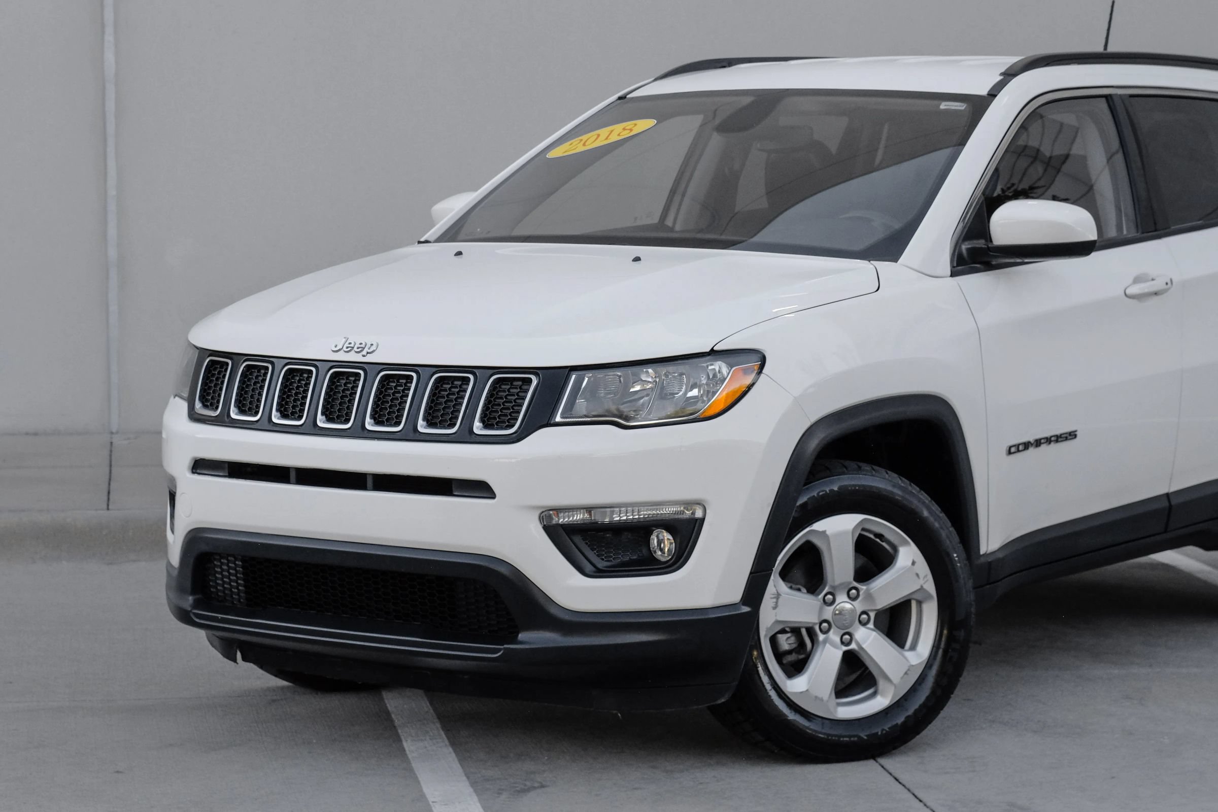Used 2018 Jeep Compass Latitude w/ Popular Equipment Group AWD/4WD image 7