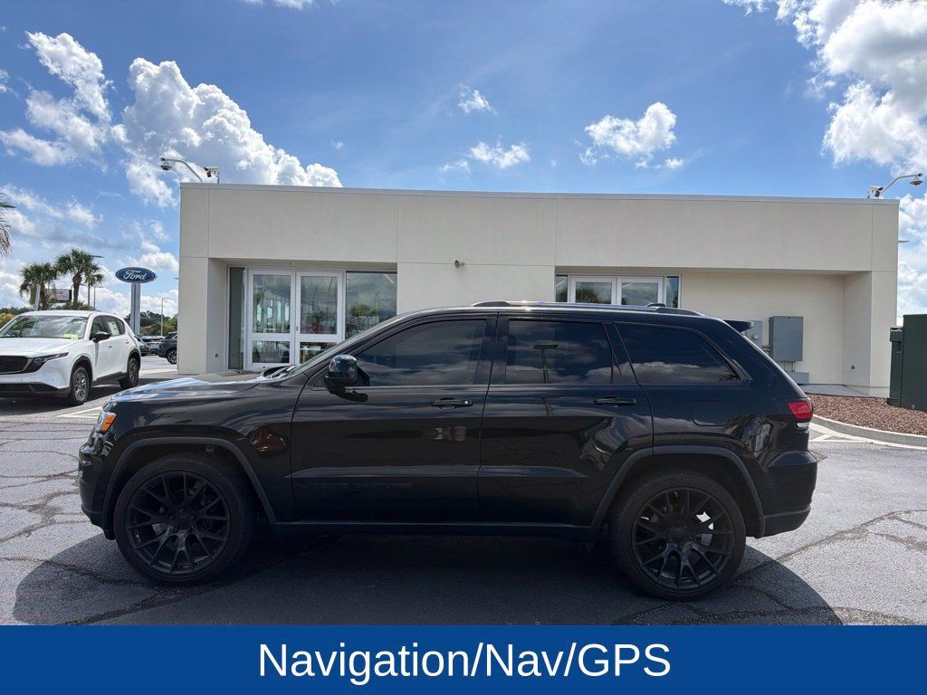 Used 2020 Jeep Grand Cherokee Laredo w/ 18" Wheel & 8.4" Radio Group RWD image 3