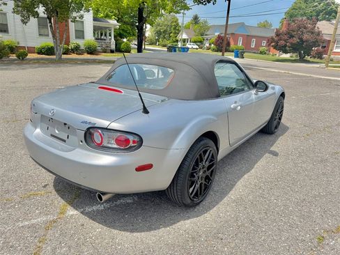 Used 2006 MAZDA MX-5 Miata Sport w/ Suspension Pkg RWD image 5