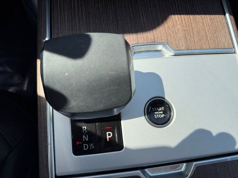 Certified 2024 Land Rover Range Rover SE image 20