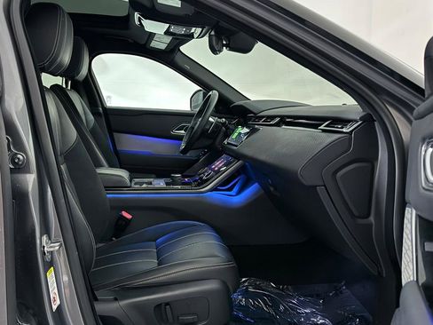 Used 2019 Land Rover Range Rover Velar R-Dynamic SE image 25