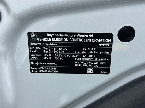 Used 2021 BMW 530e xDrive w/ Executive Package image 21