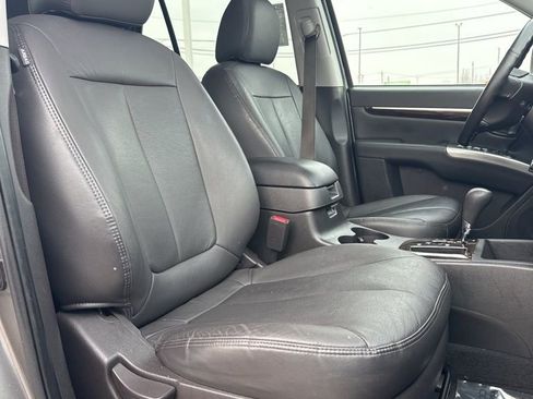 Used 2011 Hyundai Santa Fe Limited image 17
