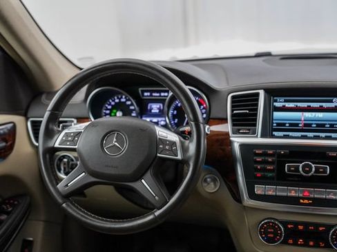Used 2013 Mercedes-Benz GL 450 4MATIC image 4