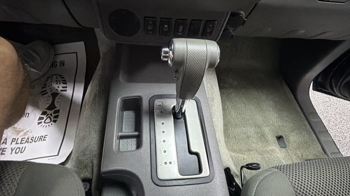 Used 2015 Nissan Frontier SV w/ SV Value Truck Package RWD image 22