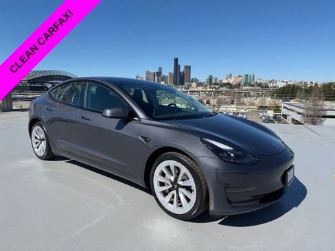 Used 2023 Tesla Model 3 Standard Range image 1