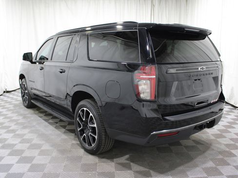 Used 2022 Chevrolet Suburban RST w/ Luxury Package image 36