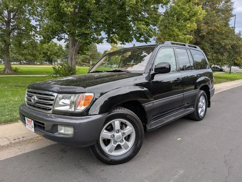 Used 2005 Toyota Land Cruiser image 1