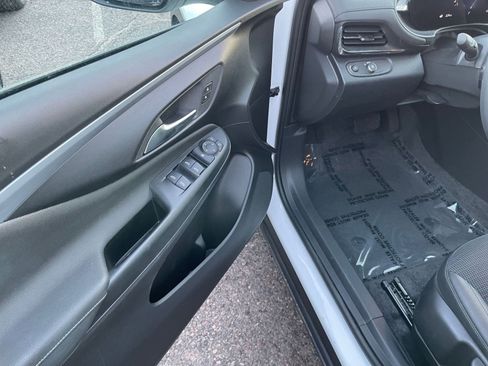 Used 2025 Buick Envista Preferred image 20