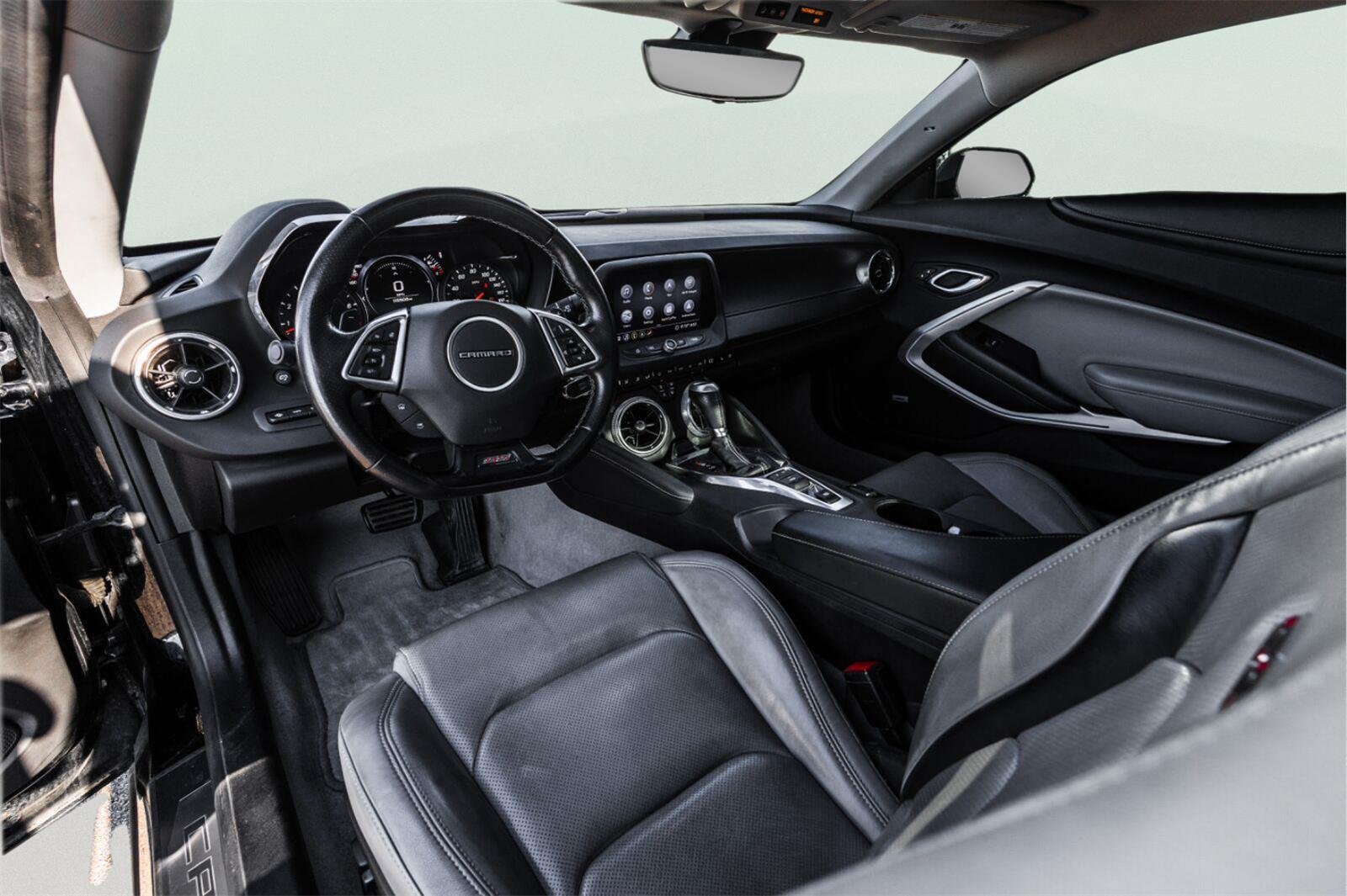 Used 2020 Chevrolet Camaro SS RWD image 3