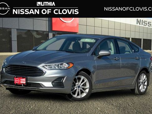 Used 2020 Ford Fusion SE image 1