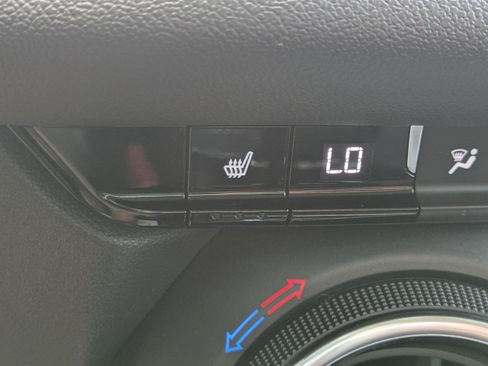 Used 2021 Chevrolet Blazer LT FWD image 28