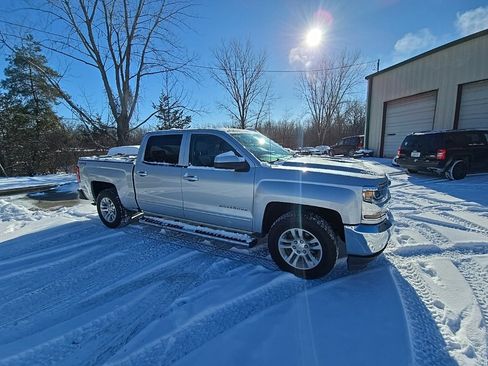 Used 2017 Chevrolet Silverado 1500 LT w/ Trailering Package image 10