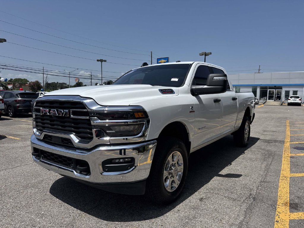 Used 2025 RAM 2500 Big Horn AWD/4WD image 5