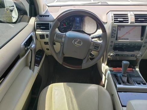Used 2015 Lexus GX 460 w/ Premium Package AWD/4WD image 17