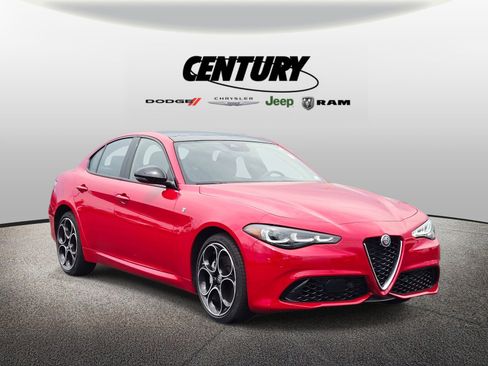 Used 2024 Alfa Romeo Giulia Ti AWD/4WD image 1