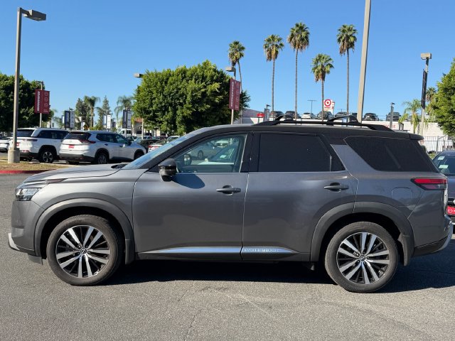 Used 2024 Nissan Pathfinder Platinum AWD/4WD image 4