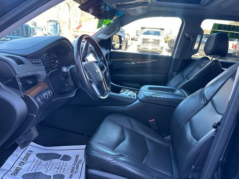 Used 2017 Cadillac Escalade Premium Luxury image 8