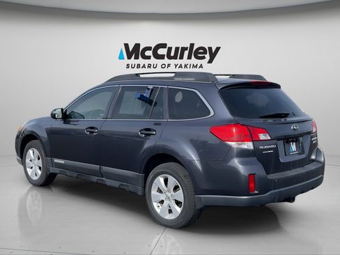 Used 2010 Subaru Outback 2.5i Limited w/ Popular Equipment Group 2A image 5