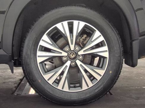 Used 2023 Nissan Rogue SV AWD/4WD image 20