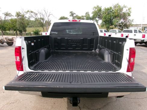 Used 2010 Chevrolet Silverado 2500 W/T image 3