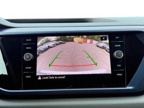 Used 2023 Volkswagen Taos SE w/ Panoramic Sunroof Package FWD image 15