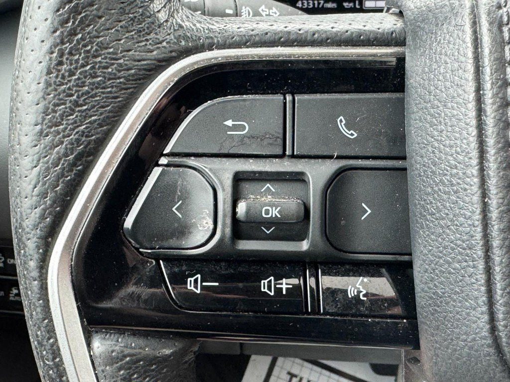 Used 2023 Toyota Tundra Platinum AWD/4WD image 27