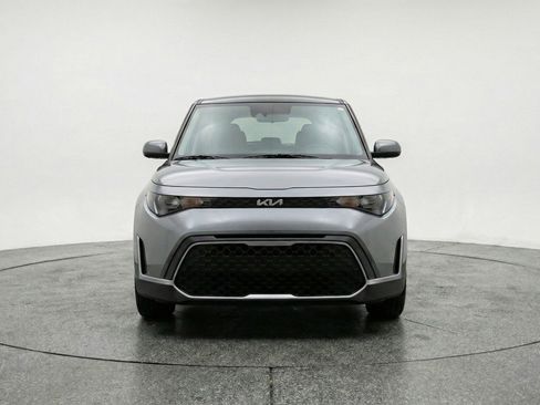 Used 2025 Kia Soul LX w/ LX Technology Package image 2
