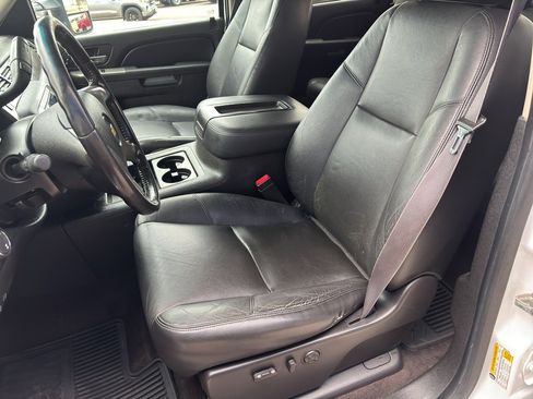 Used 2014 Chevrolet Silverado 3500 LTZ w/ LTZ Plus Package image 9