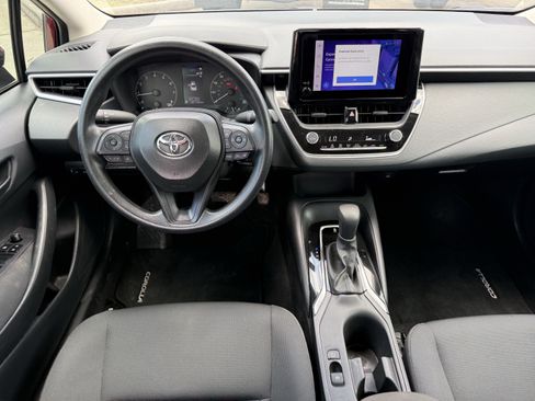 Used 2025 Toyota Corolla LE FWD image 15
