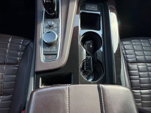 Used 2022 Cadillac Escalade ESV Premium Luxury Platinum w/ Heavy-Duty Trailer Package AWD/4WD image 11