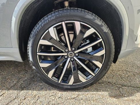 Certified 2025 Volvo XC90 B5 Core w/ Protection Package Premier AWD/4WD image 20