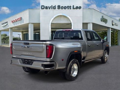 Used 2025 GMC Sierra 3500 Denali Ultimate AWD/4WD image 5