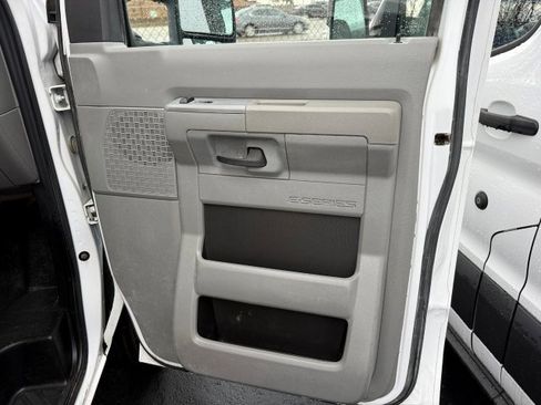 Used 2019 Ford E-350 and Econoline 350 Super Duty w/ Power Windows & Locks Group image 18