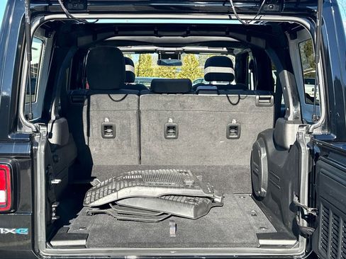 Used 2024 Jeep Wrangler Unlimited w/ Convenience Group image 5