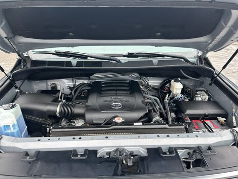 Used 2021 Toyota Tundra Limited w/ Limited Premium Package image 28
