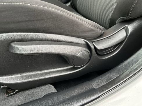 Used 2017 Kia Forte LX image 16