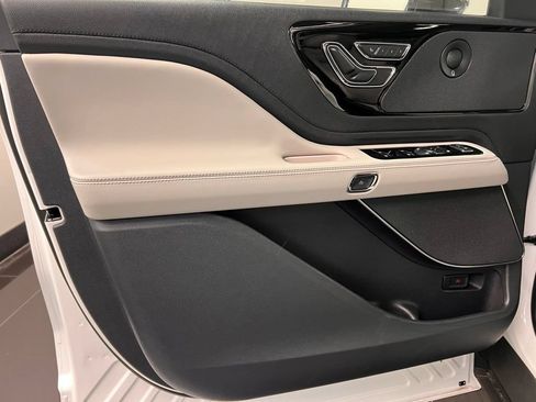 Used 2026 Lincoln Aviator Reserve AWD/4WD image 29