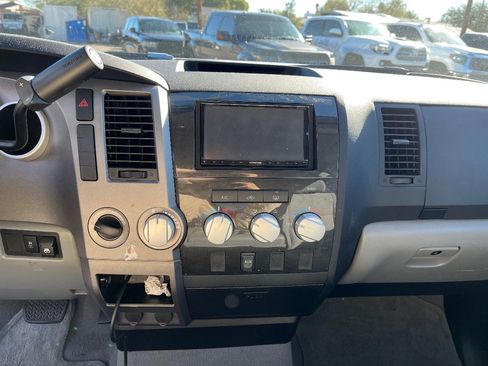 Used 2011 Toyota Tundra 4x4 CrewMax image 9