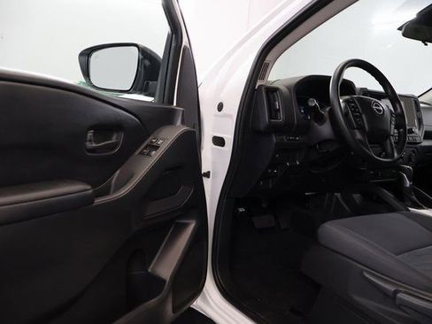 Certified 2025 Nissan Frontier S image 21