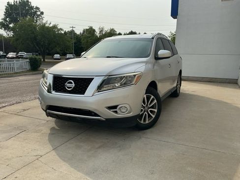 Used 2014 Nissan Pathfinder SV AWD/4WD image 3