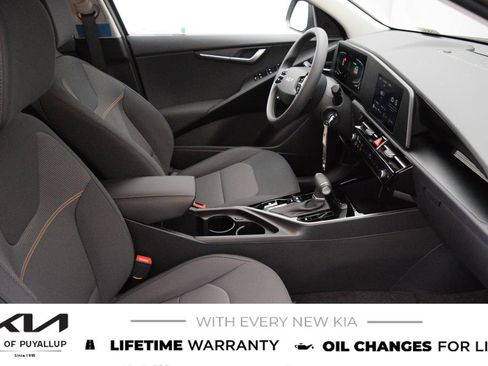 New 2026 Kia Niro LX FWD image 16