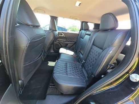 Used 2023 Mitsubishi Outlander SEL FWD image 4